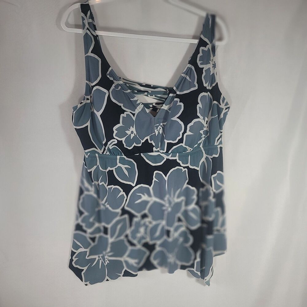 EVRI Plus Size 2X Beach Tankini Swim Top Blue White Floral Criss-Cross Neckline